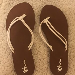 Volcom flip flops